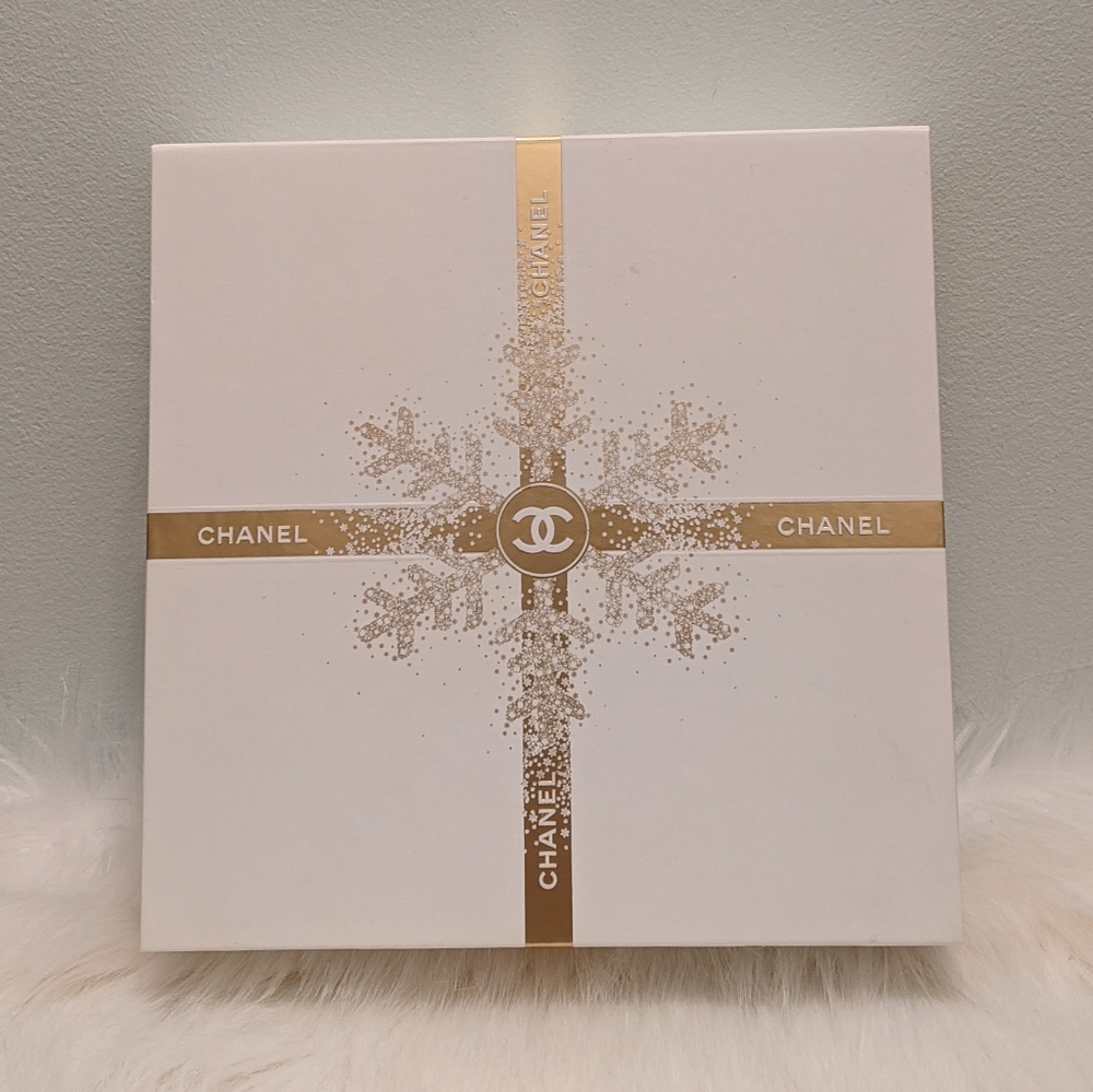 ❄️Authentic CHANEL Holiday Gift Box